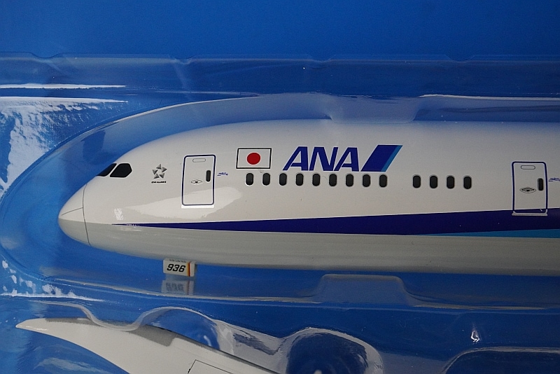 全日空商事　1/200 b787-9 ana 模型　モデルプレーン ja936a 1/200 B787-9 ANA WiFi レドーム・ギアつき JA936A ［NH20189