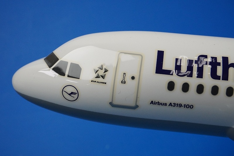 【超希少】ヘルパ 1/500 ルフトハンザ A319（製造時エラープリント） 615037 Herpa SNAPFIT Condor / コンドル航空 A320 D-ASGE “Eintracht