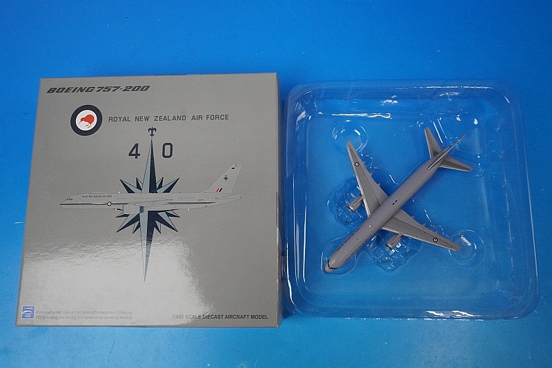 1/400 B757-200 �˥塼�������ɶ��� ��40������ �׿����ѵ� ���������ɴ��� ��NZ7571 ��XX4443�� JC�����󥰥�/���