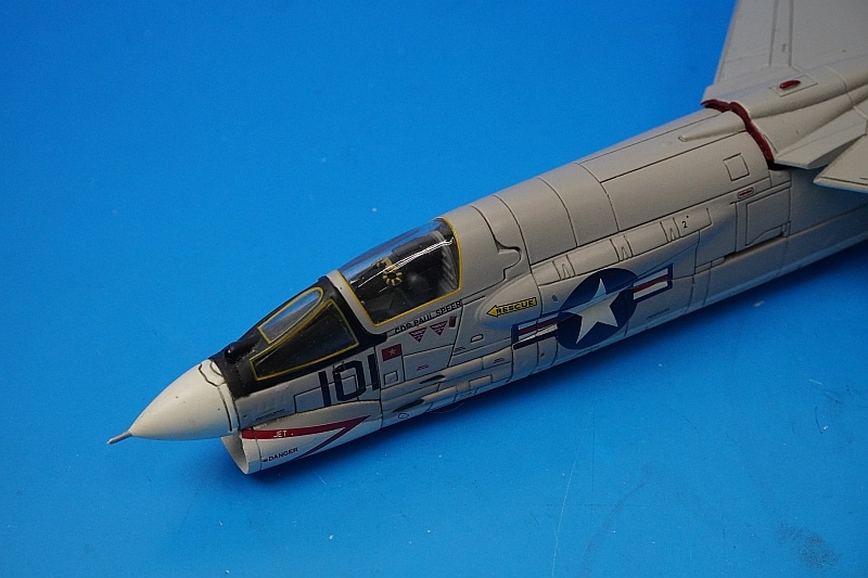 絶版希少新品　センチュリーウイングス/ 1/72 米海軍 F-８E クルセイダー Amazon | Century Wings 1/72 完成品 アメリカ F-8E CRUSADER