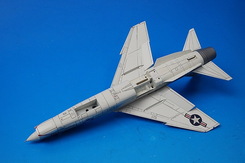 1/72 F-8E クルセイダー アメリカ海軍 VF-211 チェックメイツ