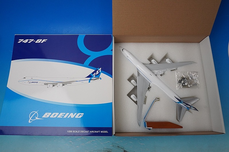 1/200 B747-8F ボーイング フレイター ハウスカラー N747EX ［LH2074