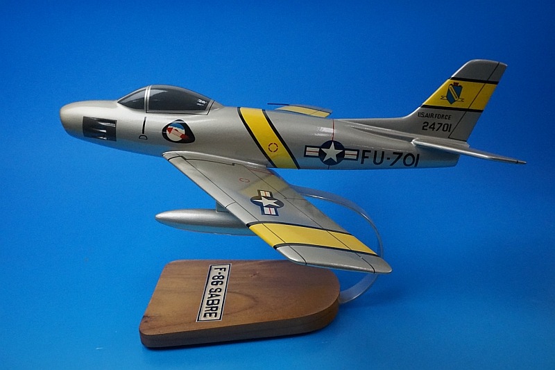 全長約35cm 全幅約37cm ノースアメリカン F-86 セイバー FU-701