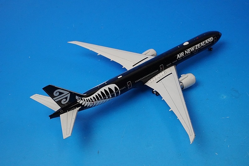 1/400 B777-300ER ニュージーランド オールブラックス ZK-OKQ