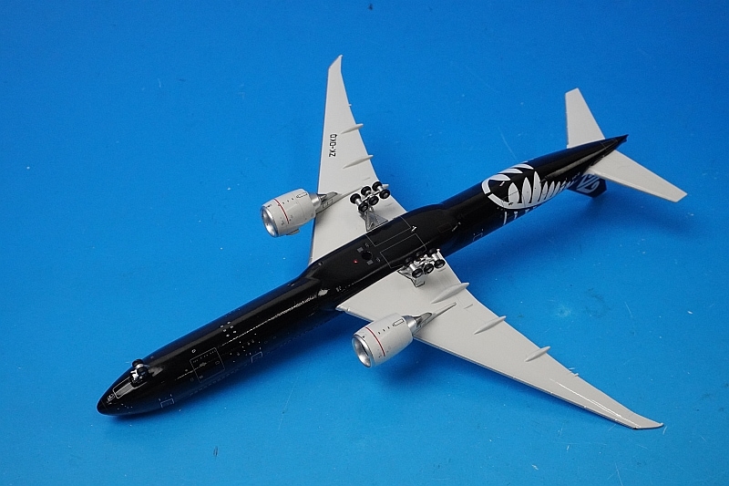 1/400 B777-300ER ニュージーランド オールブラックス ZK-OKQ