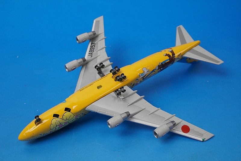 1/400 B747-400 ANA ポケモン ピカチュウジャンボ JA8957