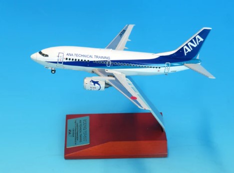 1/200 プラモデル完成品 ANA 737-500&737-800 2機セット 1/200 B737-500 ANA TECHNICAL TRAINNING JA301K ダイキャスト完成品