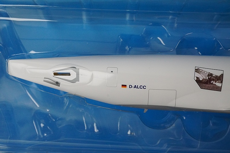 ルフトハンザカーゴ MD-11F D-ALCC 1/200 1_000000045814.jpg?1725338769
