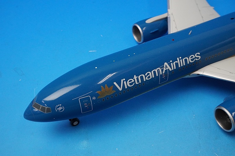 1/200 B777-200/ER �٥ȥʥ� VN-A143 Engineshed/���