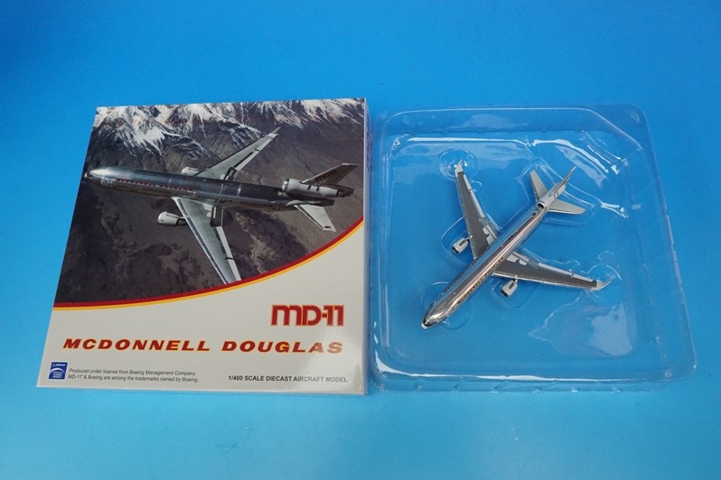 1/400 MD-11 マクドネルダグラス ハウスカラー N111MD ［XX4668］ JC