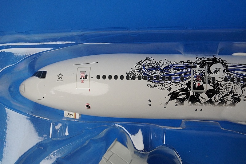 1/200 B777-200ER ANA 鬼滅の刃じぇっと参 WiFi レドーム・ギアつき
