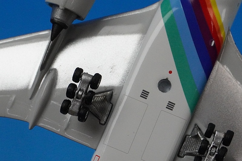 1/400 B777-200 JAS レインボーセブン JA007D ［04378] フェニックス