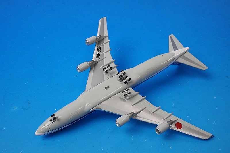 1/400 B747-400 ANA ウイングレット＆木製台座付き JA8958