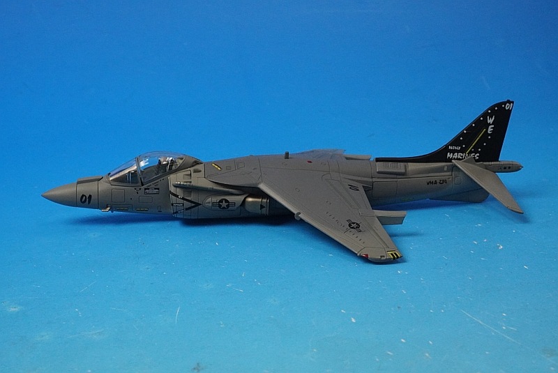 1/72 AV-8B+ ����ꥫ��ʼ�� ��214��ʼ���������� �֥�å������� ���ե��˥����� WE01/#165421 [HA2629] �ۥӡ��ޥ�����/���