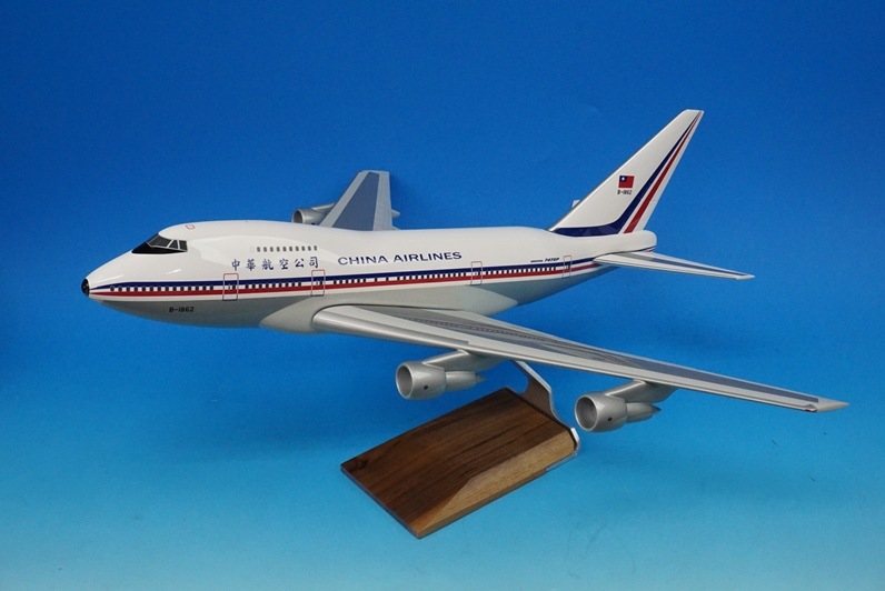 【新品◦未展示】ANA 747 1/100 スタンド付き パックミン 新品◦未展示】ANA 747 1/100 スタンド付き パックミン