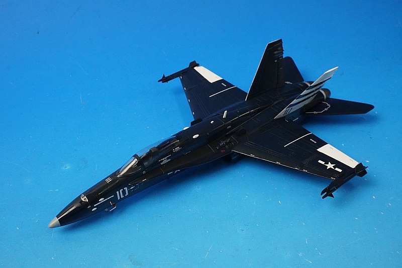 F/A-18Cホーネット VFC-12アメリカ海軍航空 100周年記念【未開封】 1/72 F/A-18C ホーネット アメリカ海軍 VFC-12/第12混成戦闘飛行隊