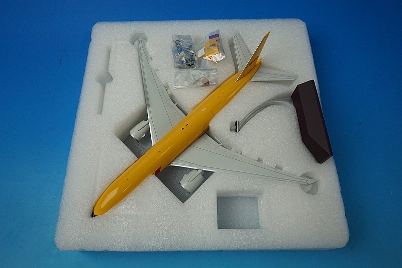 1/200 B777-200LRF DHL(カリッタエア) N774CK 開閉選択式