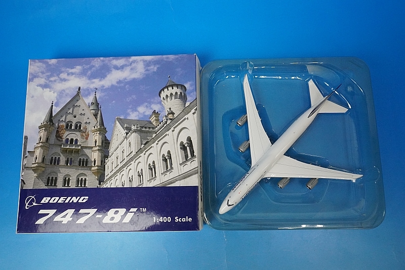 1/400 B747-8 ルフトハンザ 主翼地上姿勢 D-ABYA ［817478