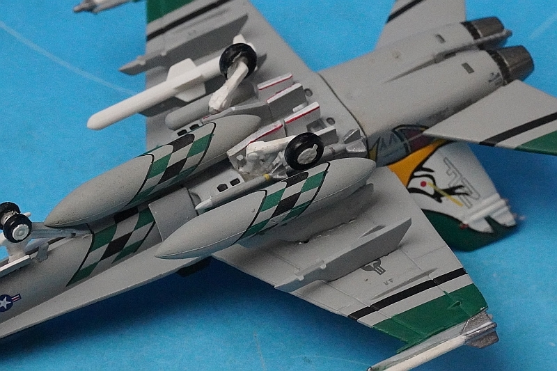 ホーガン F/A-18C #400 VFA-195 ダムバスターズ 1/200 Gulliver200 1