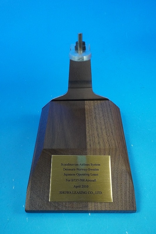 1/100 B737-700 SAS �����󥸥ʥӥ� LN-RNW  �ѥå��ߥ�/���