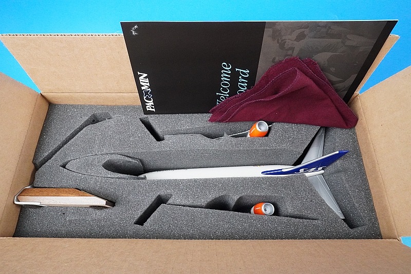 1/100 B737-700 SAS �����󥸥ʥӥ� LN-RNW  �ѥå��ߥ�/���