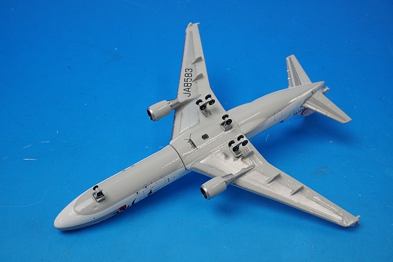 1/400 MD-11 JAL Jバード イヌワシ JA8583 ［10074］ フェニックス
