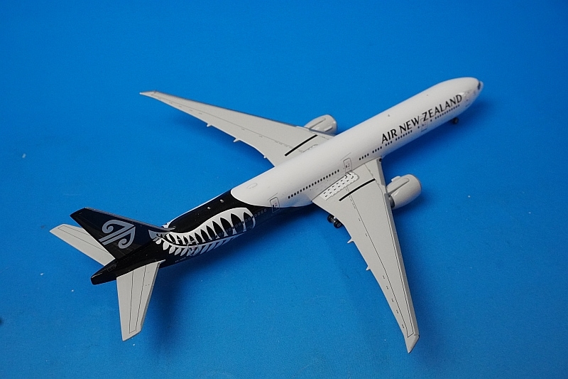 1/400 B777-300ER ニュージーランド ZK-OKR ［10959] フェニックス