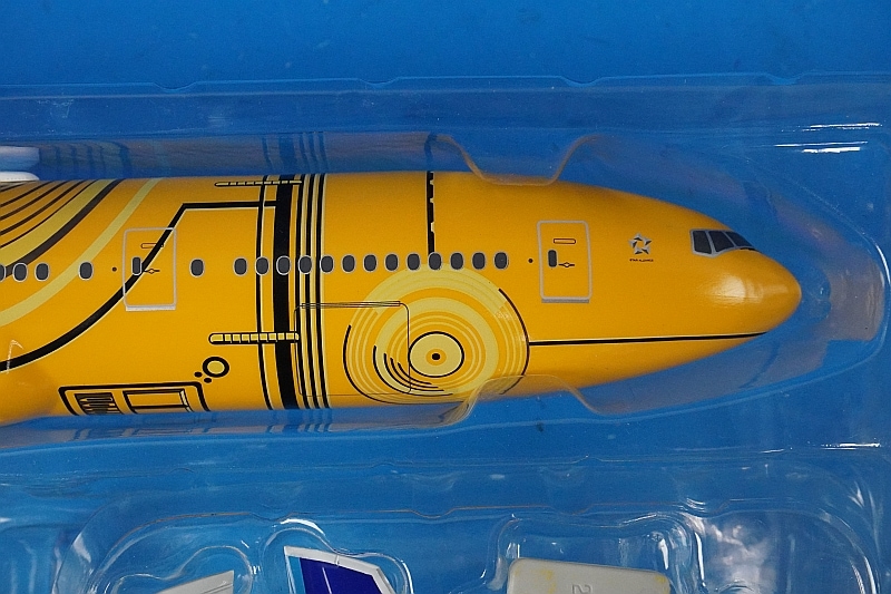 1/200 B777-200ER ANA STAR WARS/スターウォーズ C-3PO JA743A
