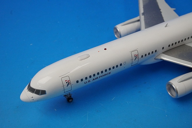 1/200 C-32B (B757-200) ����ꥫ���� 02-5001 ��IFC32USAF02�� ����ե饤��/���