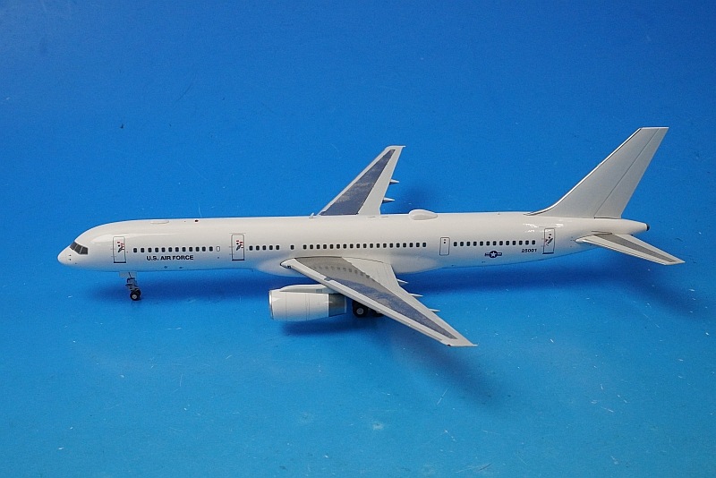 1/200 C-32B (B757-200) ����ꥫ���� 02-5001 ��IFC32USAF02�� ����ե饤��/���