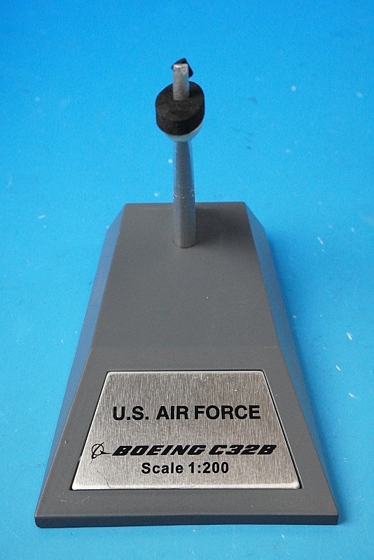 1/200 C-32B (B757-200) ����ꥫ���� 02-5001 ��IFC32USAF02�� ����ե饤��/���