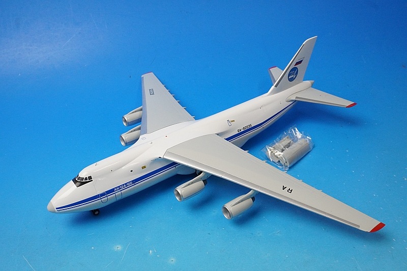 1/200アントノフ An-124 Amazon.co.jp: Decorate Airplane 1/200 ロシアアントノフ AN124