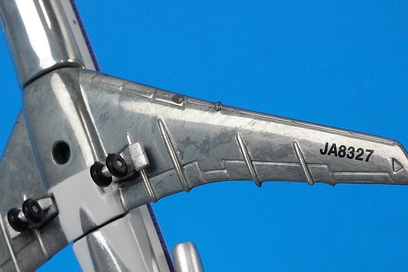 レア!ソリッドモデル(木製模型)1/100 JAL B727-100 鶴丸塗装 レア!ソリッドモデル(木製模型)1/100 JAL B727-100 鶴丸塗装