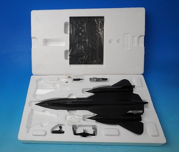 1/72 SR-71A �֥�å��С��� NASA/����ꥫ�Ҷ������ �ɥ饤�ǥ����Ը��楻�󥿡� ���ɥ������ #832/#61-7971 ��001640�� CENTURY WINGS/���