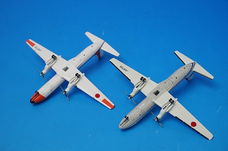 JCAB YS-11A おつかれさまYS-11 1/400 YS-11 JCAB 航空局 JA8720 ＆ YS-11A おつかれさま YS-11 JA8709