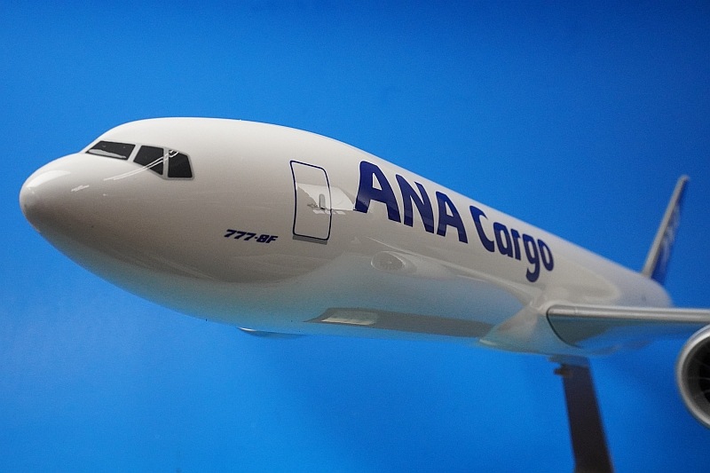 1/100 B777-8F ANA������ ���쥸����Ϳ�ʤ� ��NH00113�� �ѥå��ߥ�/���