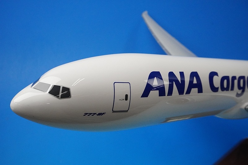 1/100 B777-8F ANA������ ���쥸����Ϳ�ʤ� ��NH00113�� �ѥå��ߥ�/���