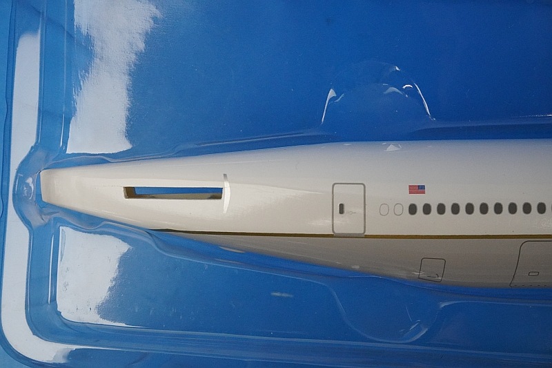 1/200 B777-300ER ʥƥå 쥸Ϳʤ 10567 ۡ/