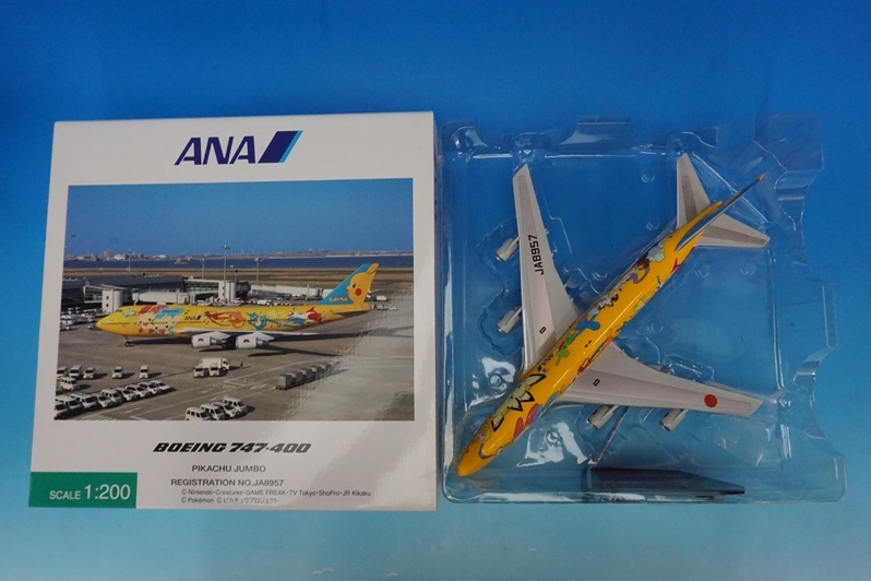 1/200 B747-400 ANA ポケモン ピカチュウジャンボ JA8957 [NH20043 