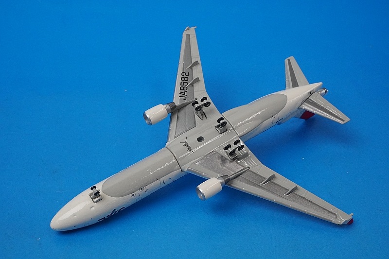 1/400 MD-11 JAL アーク塗装 JA8582 ［10053］ フェニックス