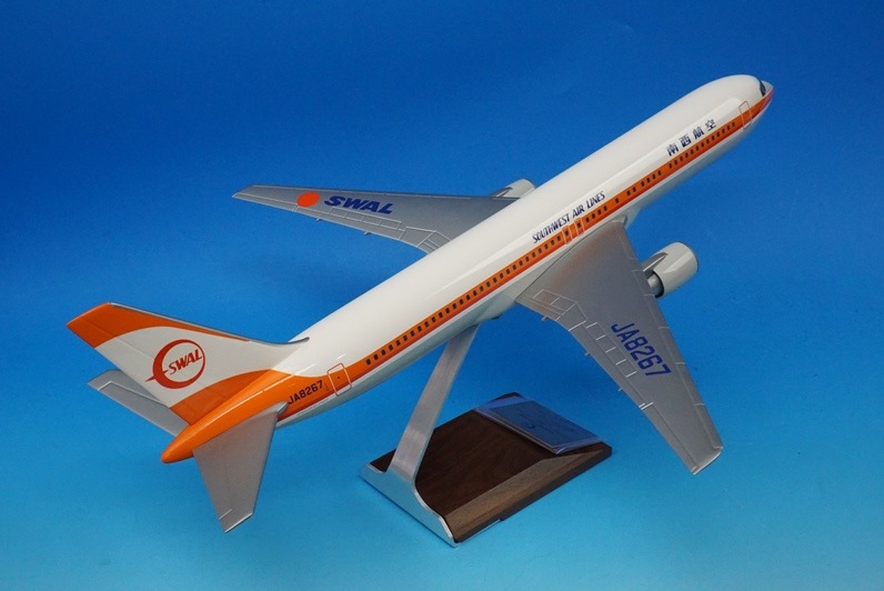 南西航空　B737-200ダイキャストモデル JA8282 1:200スケール 1/200 B737-200 SWAL 南西航空 オレンジ JA8282 [NU23001] JTA