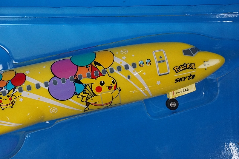1/130 B737-800 スカイマーク ポケモン ピカチュウジェット