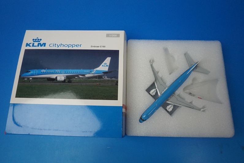 1/200 エンブラエル E190 KLM オランダ シティホッパー PH-EZA