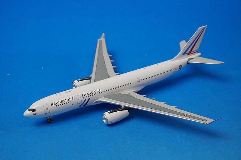 1/400 A330-200 フランス空軍 政府専用機 新塗装 F-UJCS [61028］ NG