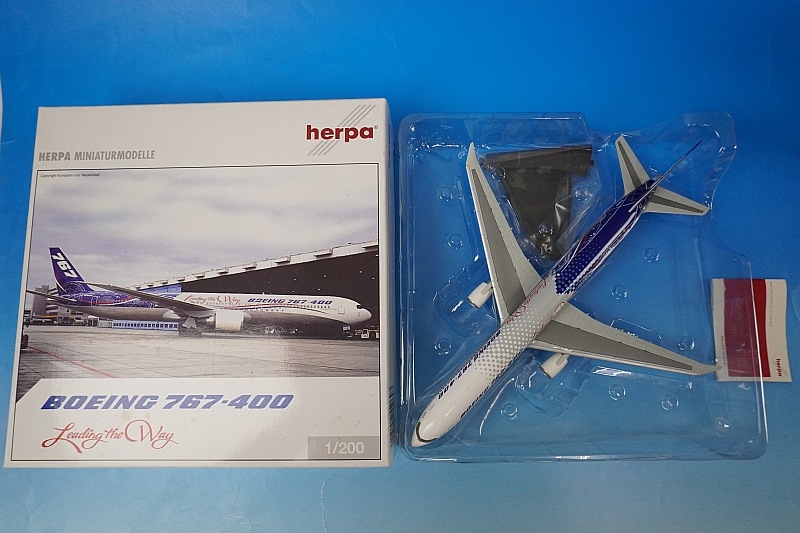 1/200 B767-400 ボーイング Leading the Way N76400 ［550697］ ヘルパ