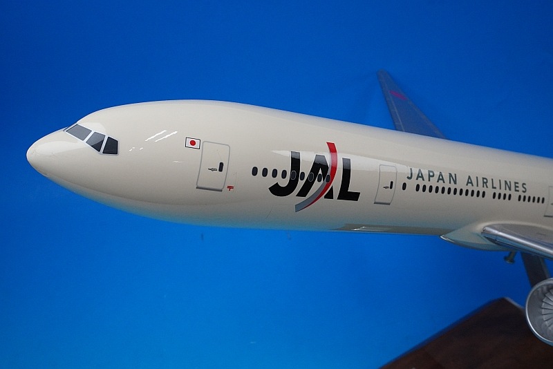 1/100 B777-300 JAL ���������� ���쥸����Ϳ�ʤ� �ѥå��ߥ�/���