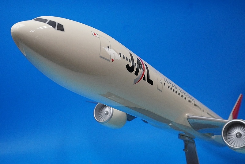 1/100 B777-300 JAL ���������� ���쥸����Ϳ�ʤ� �ѥå��ߥ�/���