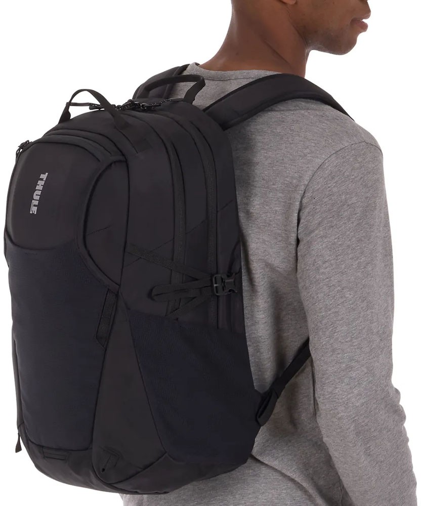 （美品）THULE ブラック バックパックリュック 26L スーリー (THULE) 3204846 ENROUTE＿BACKPACK＿26L＿BK