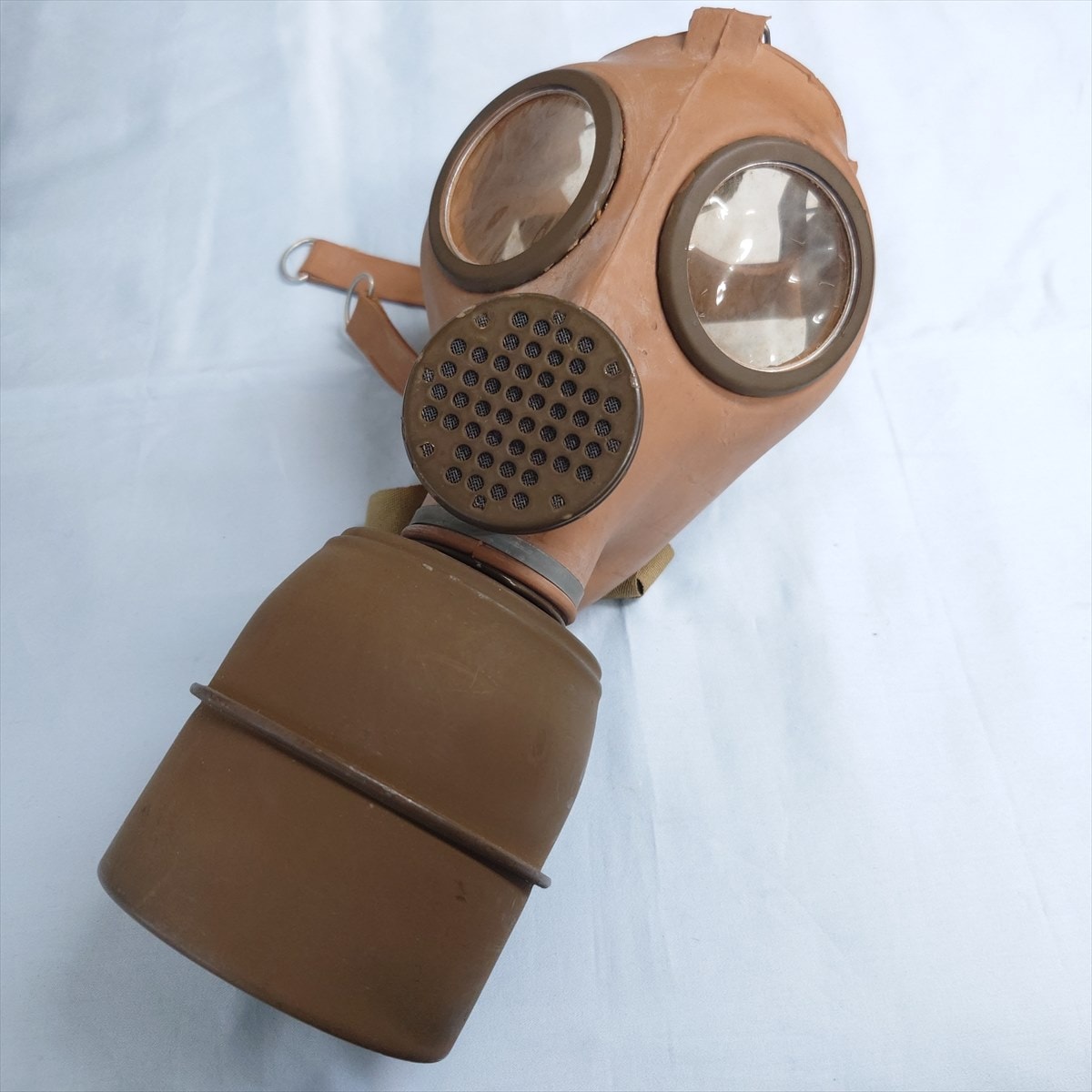 特選中古品】フランス軍 C-38 ガスマスクセット 8492 | 特選中古品