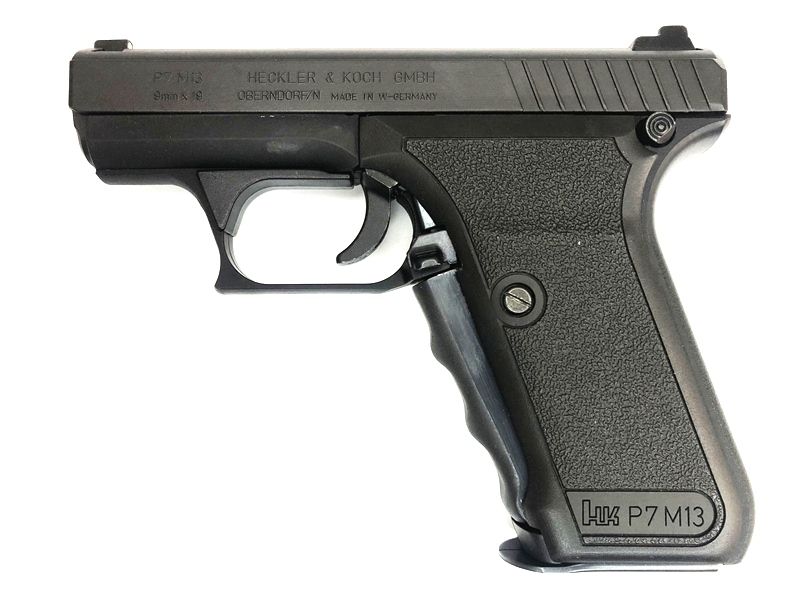 美品! MGC H&K ヘッケラー&コッホ P7M13 ガスブローバック 日本製 特選中古品】ガスブローバック MGC H&K P7M13 ブラックHW [10369